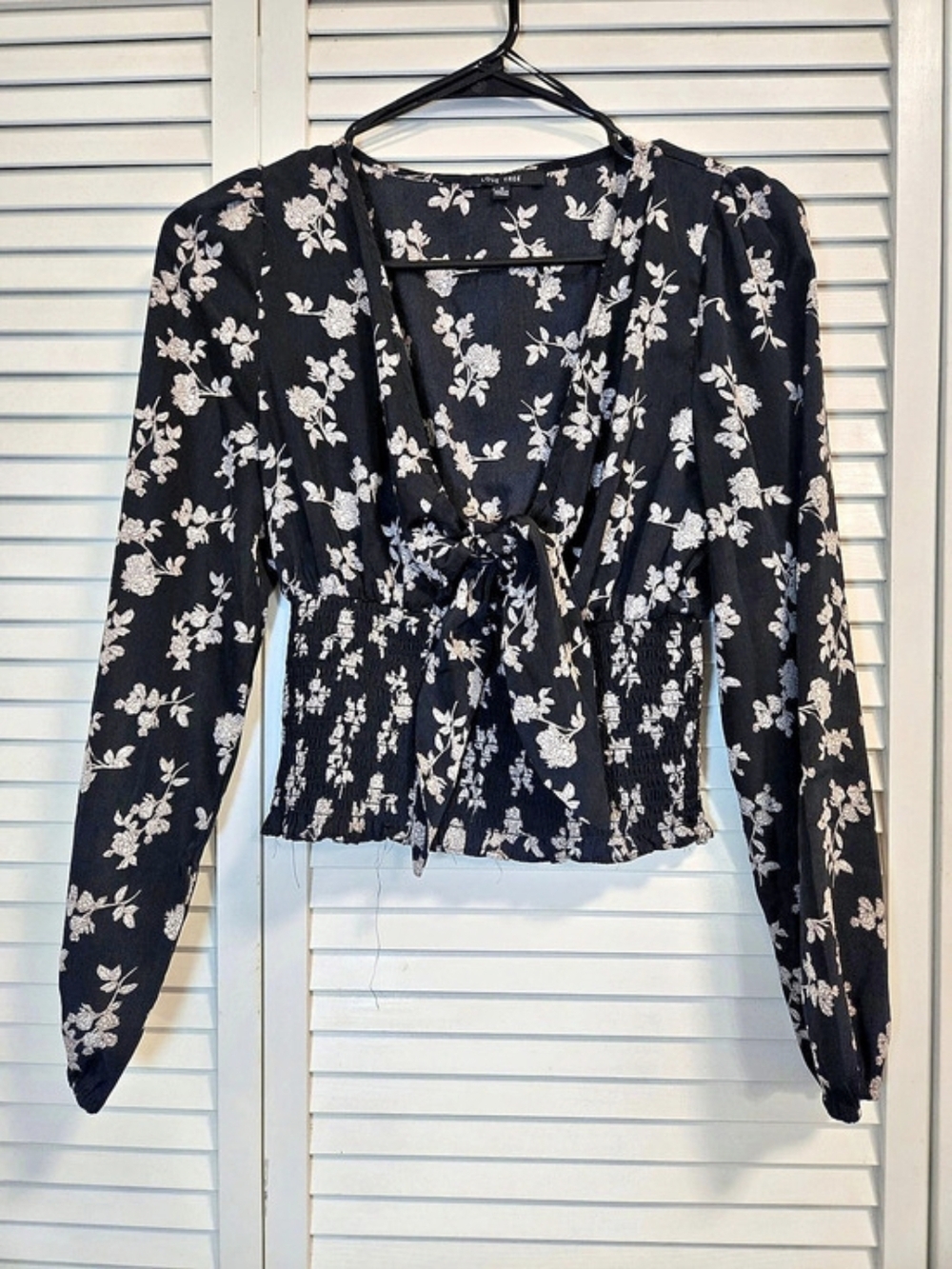 Love Tree Smocked Tie Front Top Floral Blouse Black & Pink Small